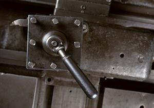 ステンレスパイプの加工はどのように行われるのか